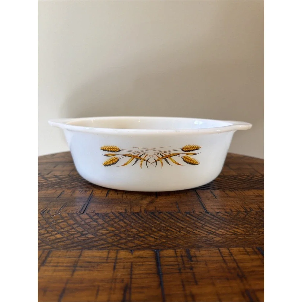 Fire-King Anchor Hocking Vintage Pattern Oval 1 1/2 Qt Casserole Dish - No Lid